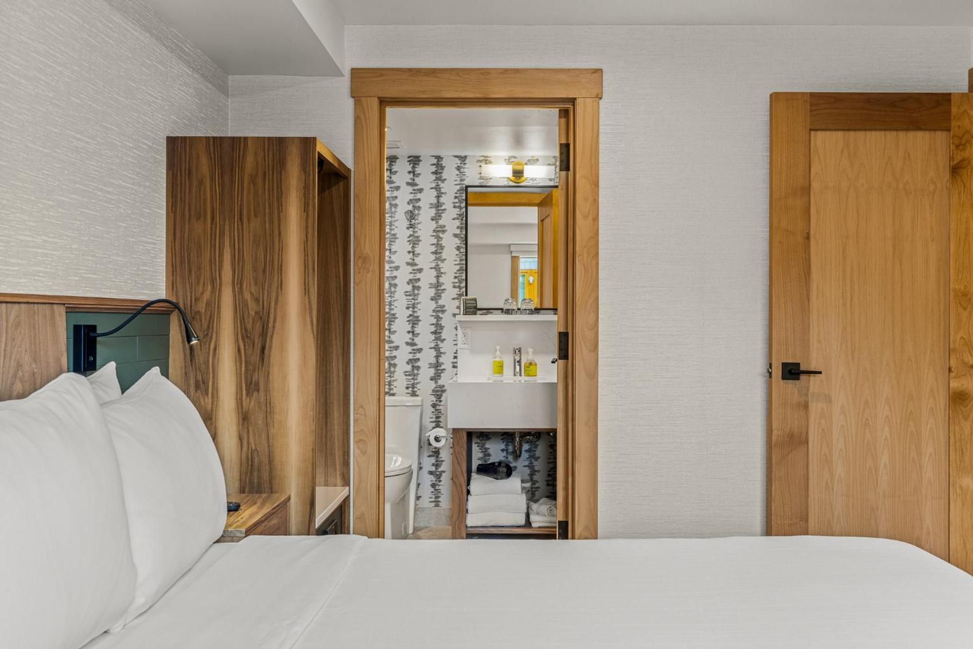 Hotel Canoe And Suites Banff Extérieur photo